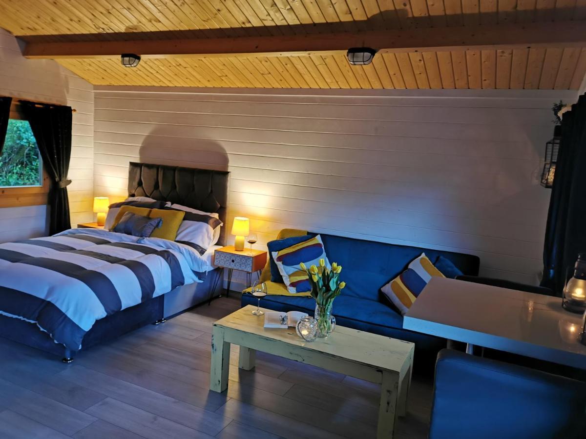 Westport Country Chalets Exterior photo