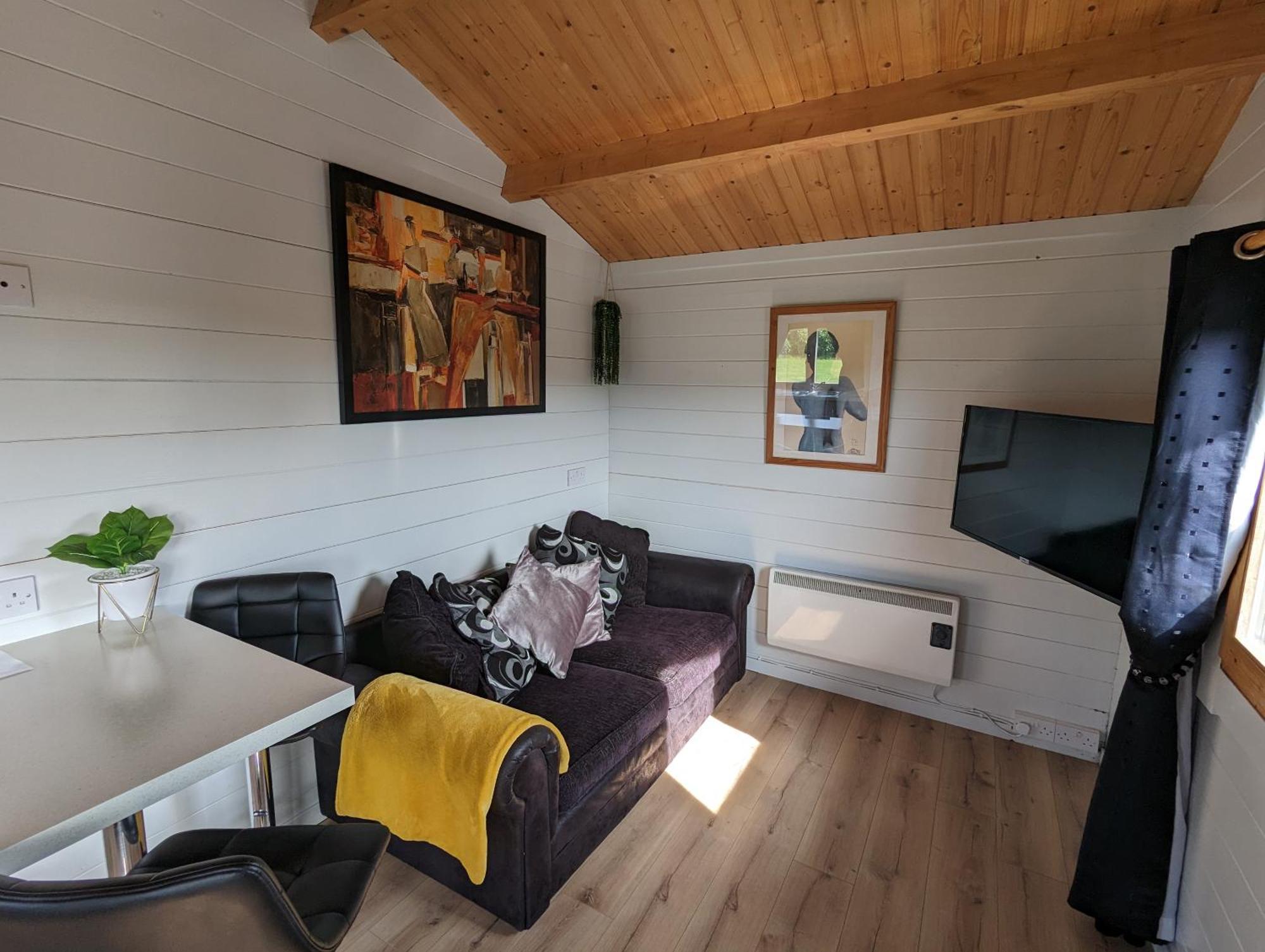 Westport Country Chalets Room photo